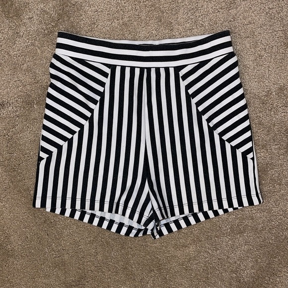 Charlotte Russe Pants - ❗️FINAL SALE❗️Black & White High Waisted Shorts